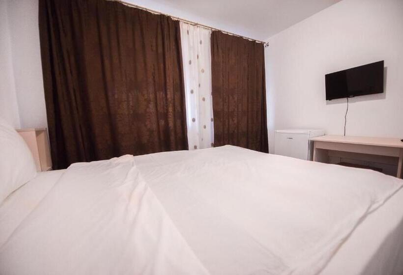 Номер Стандарт с Балконом, Casa 4 Odăi