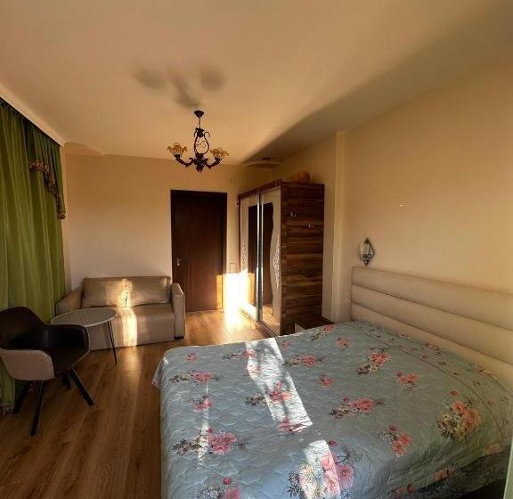 Standard Triple Room with Terrace, Guest House Maia