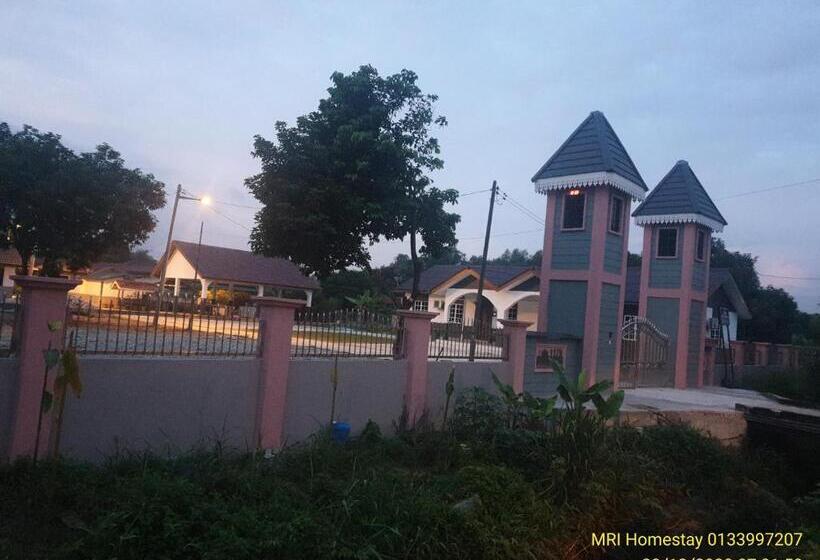 Дом 1 Спальня, Mri Residence   Homestay In Sg Buloh With Swimming Pool   No Pork&alcohol Allowed