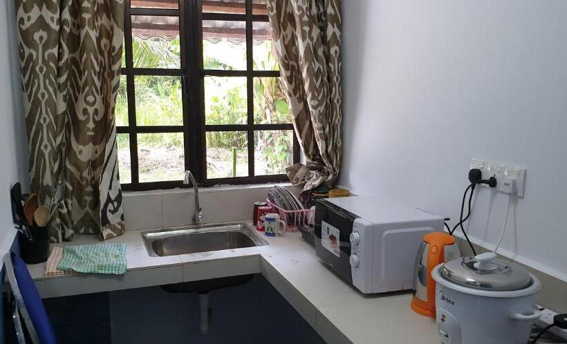 Studio Rodzinne, Mri Residence   Homestay In Sg Buloh With Swimming Pool   No Pork&alcohol Allowed