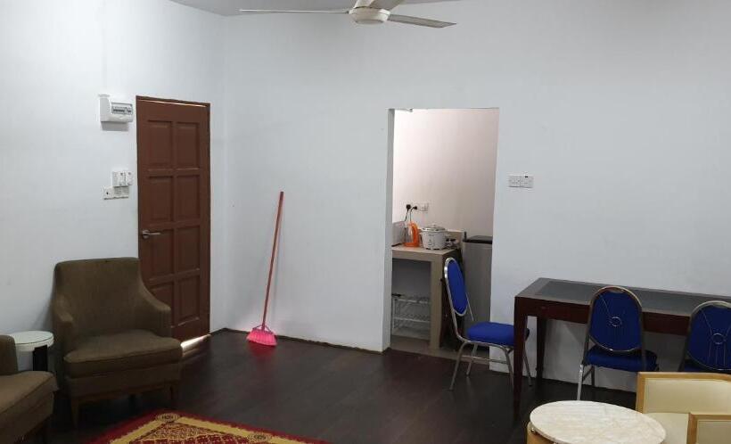 Studio Rodzinne, Mri Residence   Homestay In Sg Buloh With Swimming Pool   No Pork&alcohol Allowed