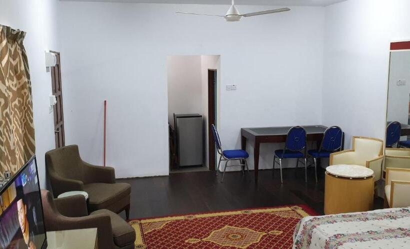 Семейное Студио, Mri Residence   Homestay In Sg Buloh With Swimming Pool   No Pork&alcohol Allowed