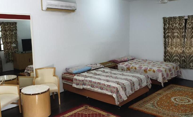 Studio Rodzinne, Mri Residence   Homestay In Sg Buloh With Swimming Pool   No Pork&alcohol Allowed