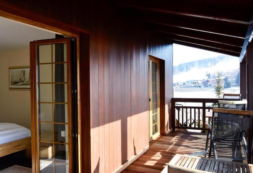 Suite with lake view, Penzion Frymburk