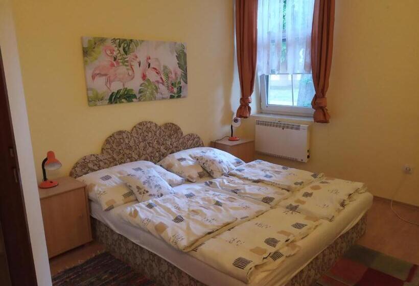 חדר סטנדרט לשלושה, Penzion Rose