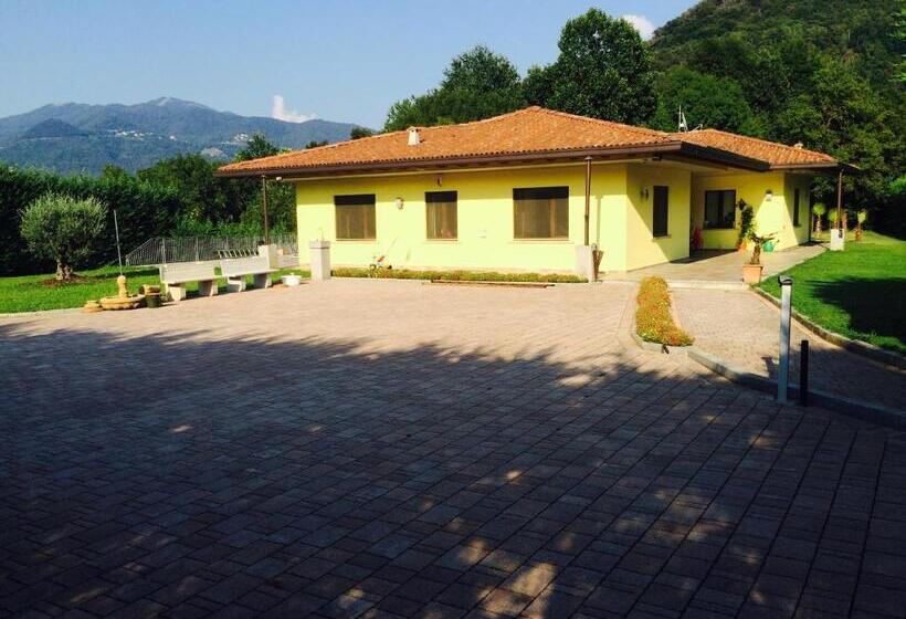 חדר משפחתי, Villa Althea