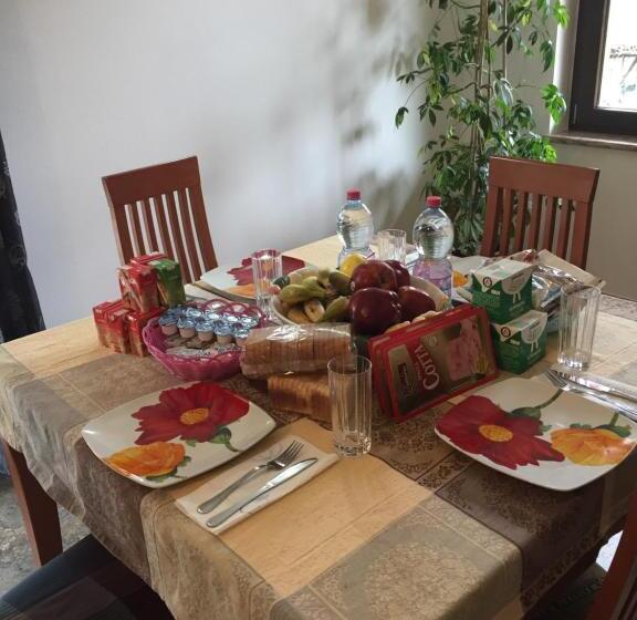 חדר משפחתי, Villa Althea