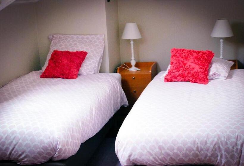 Апартаменты 1 Спальня, Skindles Guesthouse