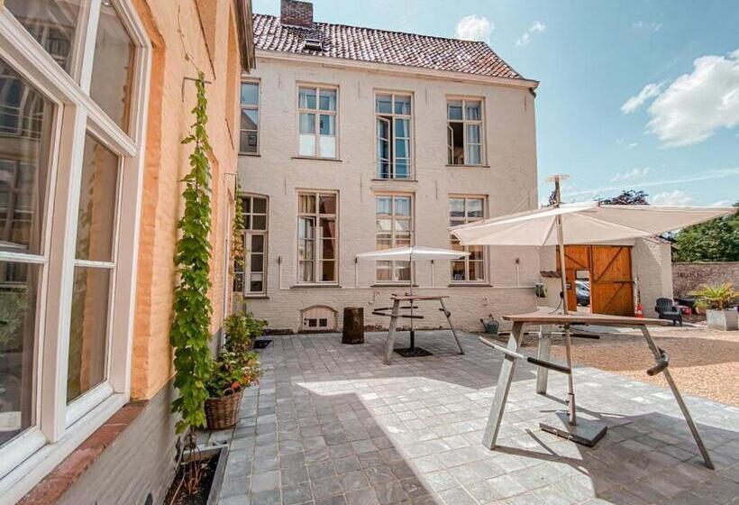 דירת חדר, Skindles Guesthouse