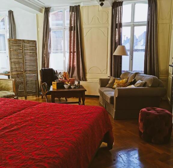 Семейный Номер, Skindles Guesthouse