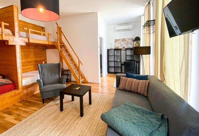 Семейный Номер, Skindles Guesthouse