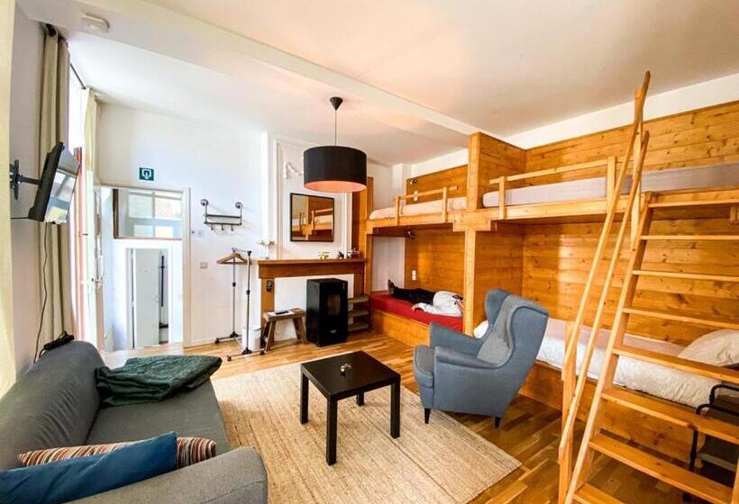 חדר משפחתי, Skindles Guesthouse