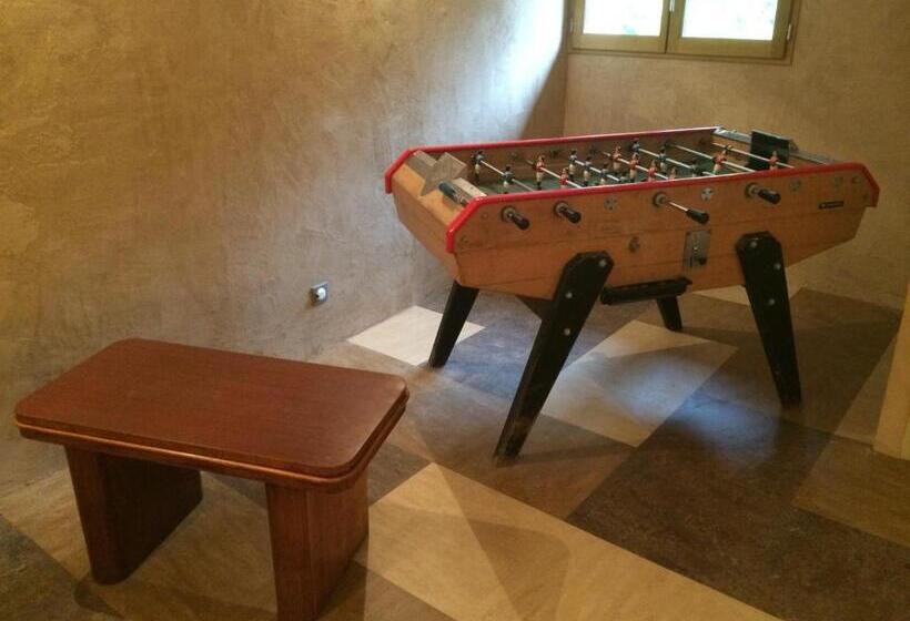 غرفة قياسية, Quinte Et Sens