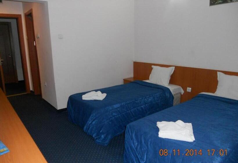 Номер Стандарт с Балконом, Family Hotel Helios