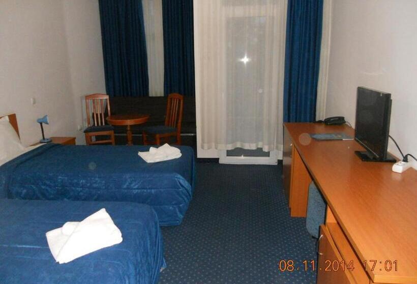 Номер Стандарт с Балконом, Family Hotel Helios