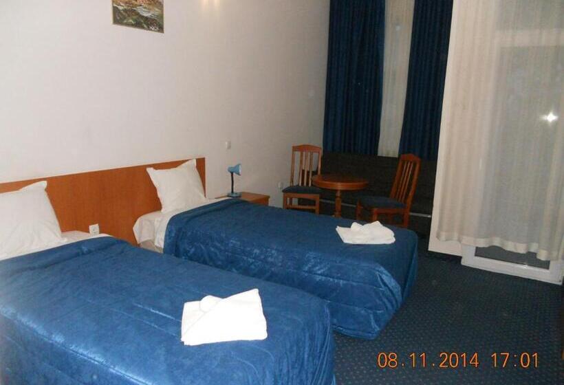 Номер Стандарт с Балконом, Family Hotel Helios