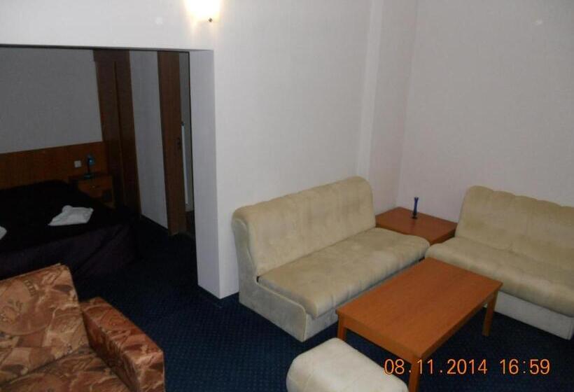 Полулюкс, Family Hotel Helios