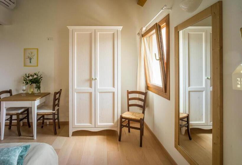 발코니 디럭스 룸, Agriturismo Il Follo