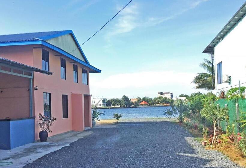 اتاق لوکس, Garden Riverside