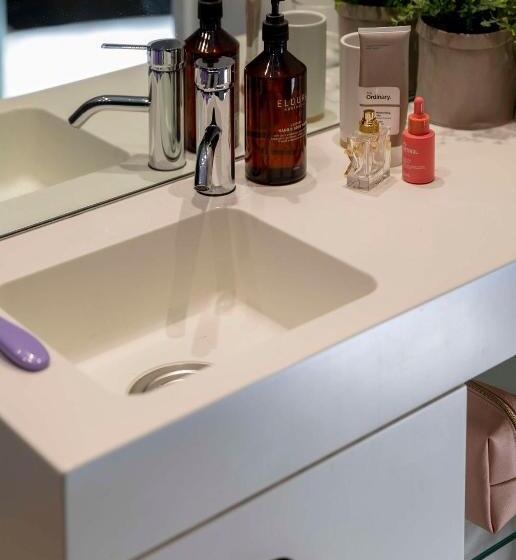 Capsule, Lylo Brisbane