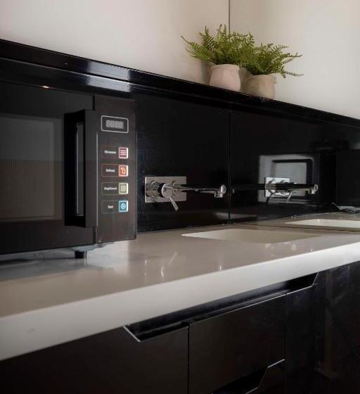 חדר משפחתי, Lylo Brisbane