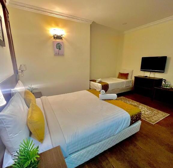 اتاق استاندارد سه نفره, Melur Inn