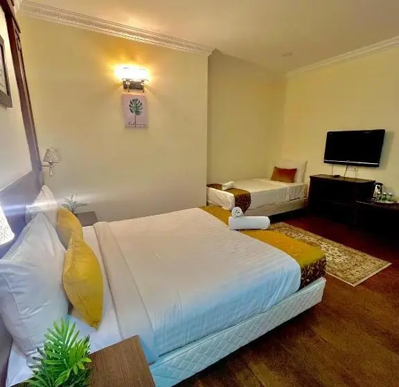 اتاق استاندارد سه نفره, Melur Inn