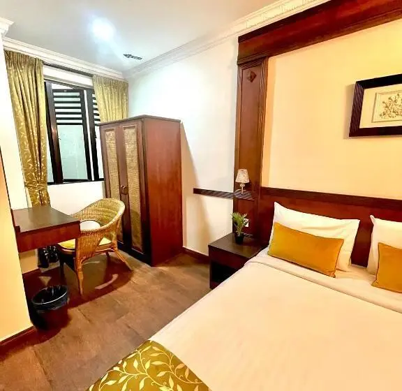 اتاق استاندارد سه نفره, Melur Inn