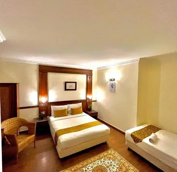 اتاق استاندارد سه نفره, Melur Inn