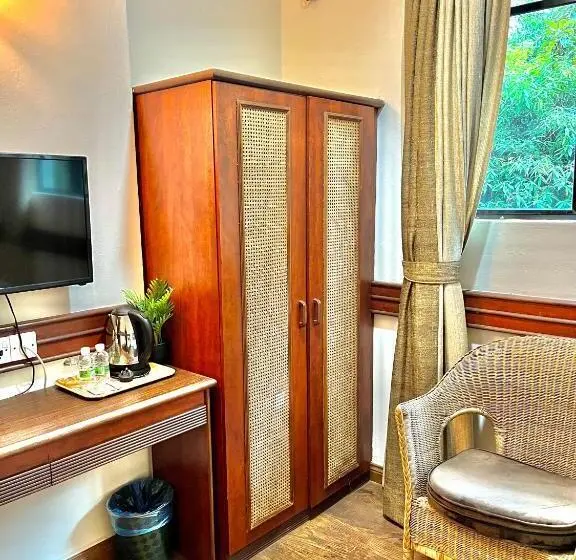 اتاق لوکس, Melur Inn