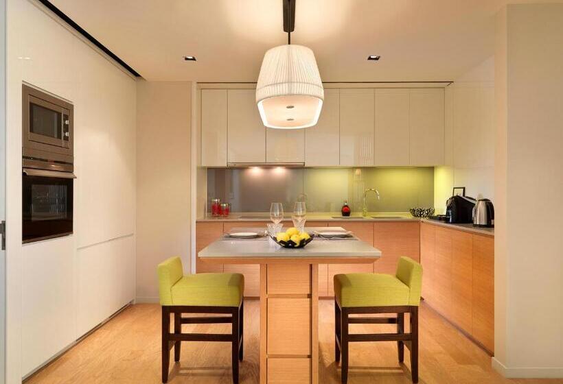 스탠다드 스튜디오, Lanson Place Bukit Ceylon