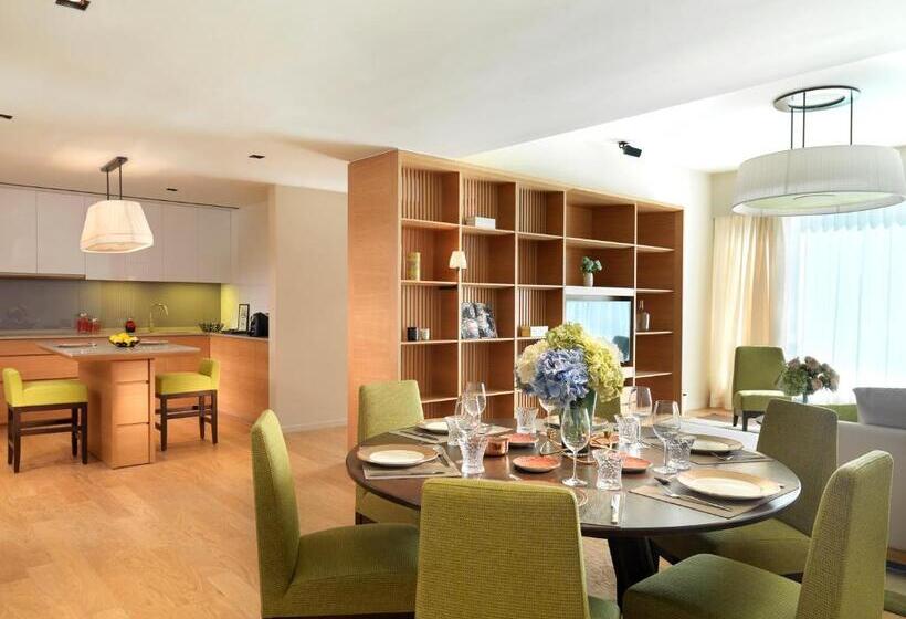 استودیوی استاندارد, Lanson Place Bukit Ceylon