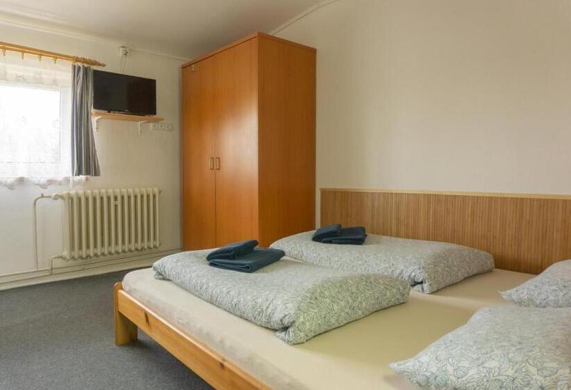 标准间, Pension čeri