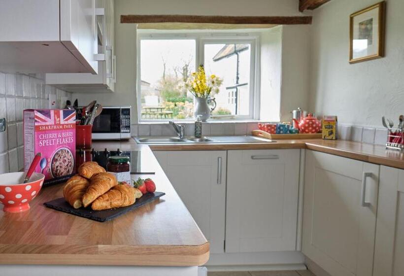 Апартаменты 2 Спальни, Middlewick Holiday Cottages