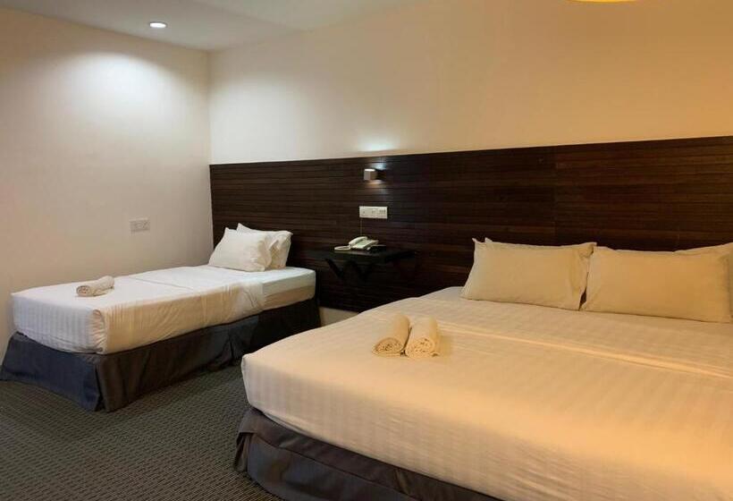 Номер Стандарт Трехместный, T+ Hotel Sungai Petani