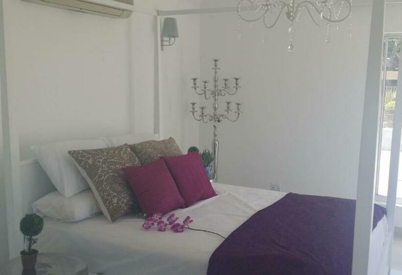 침실 2개 스위트, 34 On Milkwood