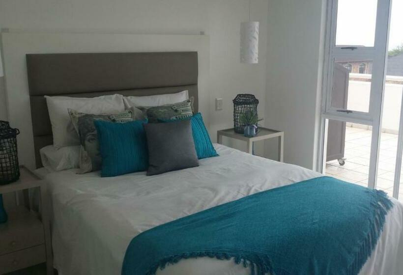 디럭스 룸, 34 On Milkwood