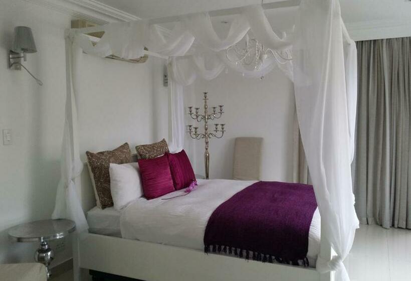 침실 2개 스위트, 34 On Milkwood