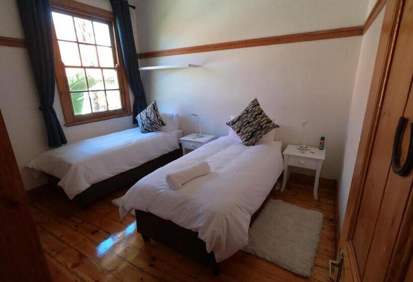 家庭间, Coweys Corner