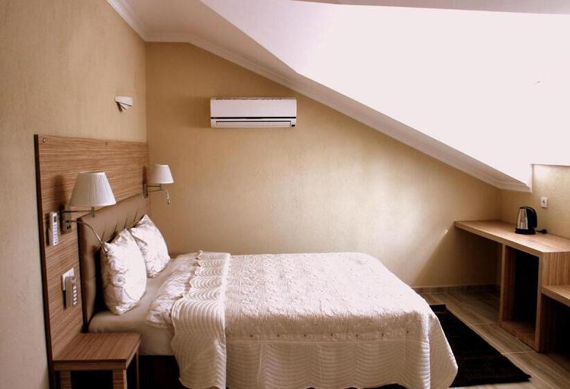 屋根裏部屋風スタンダードルーム, Arp Dalyan