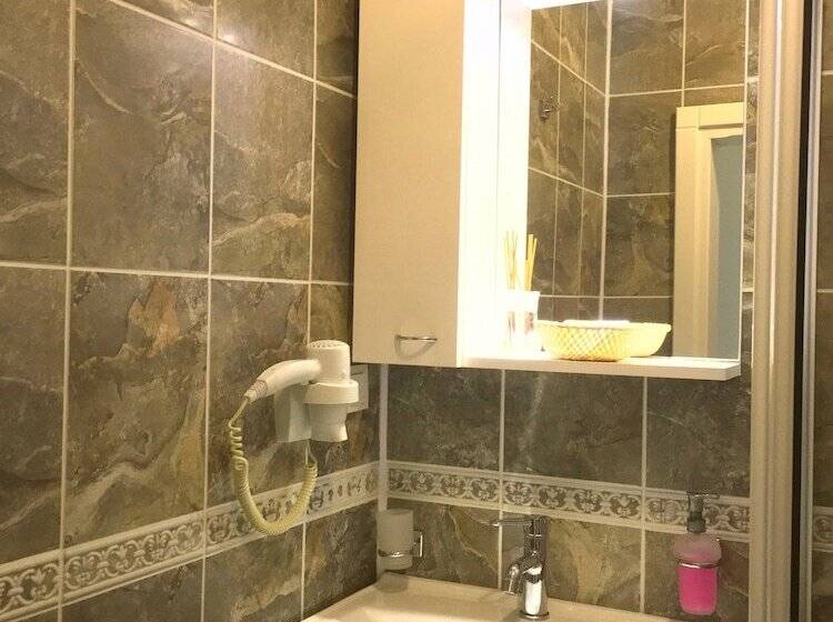 ファミリールーム, Arp Dalyan