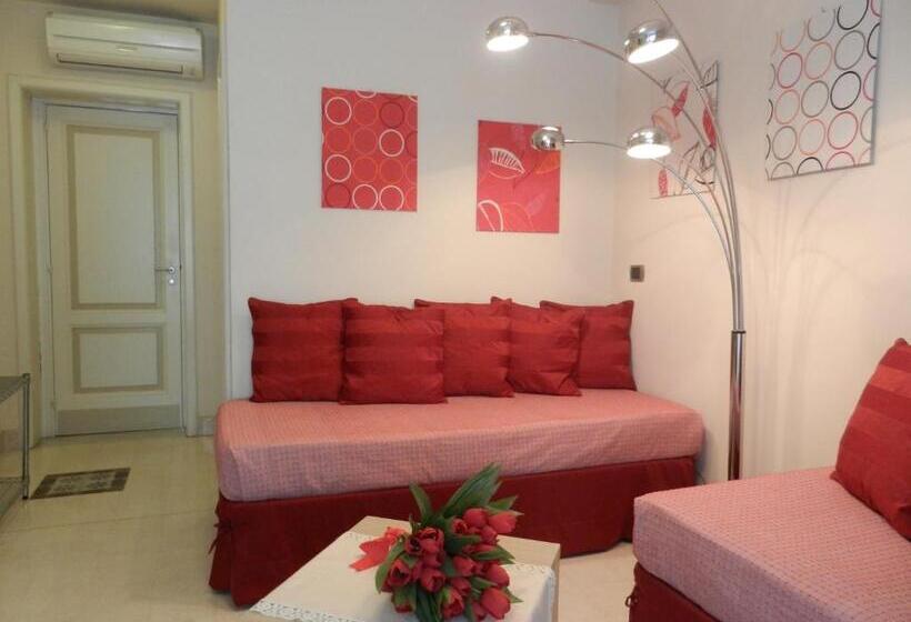 اتاق استاندارد سه نفره, Rossocorallo B&b