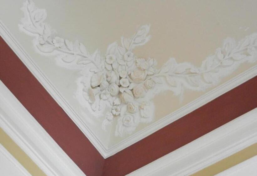 سوییت لوکس, Rossocorallo B&b
