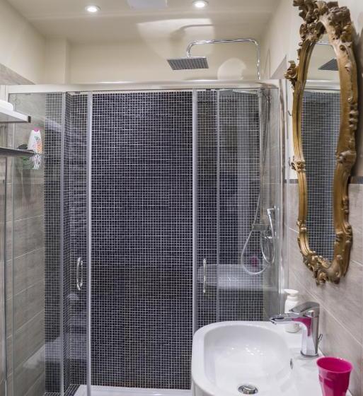 اتاق استاندارد چهار تخته, Rossocorallo B&b
