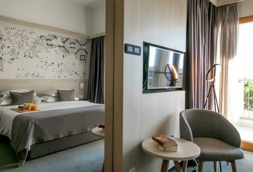 Superior-huone Parveke, Salona Palace