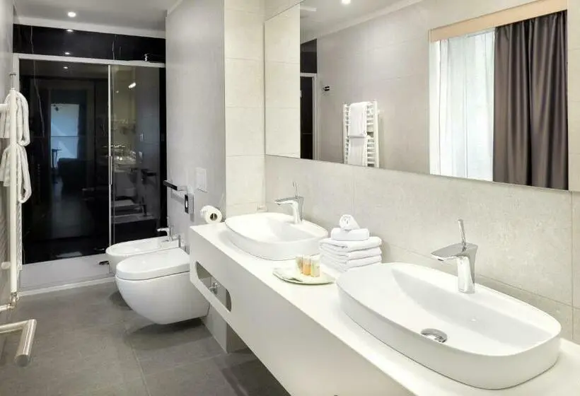 Deluxe-sviitti, Salona Palace