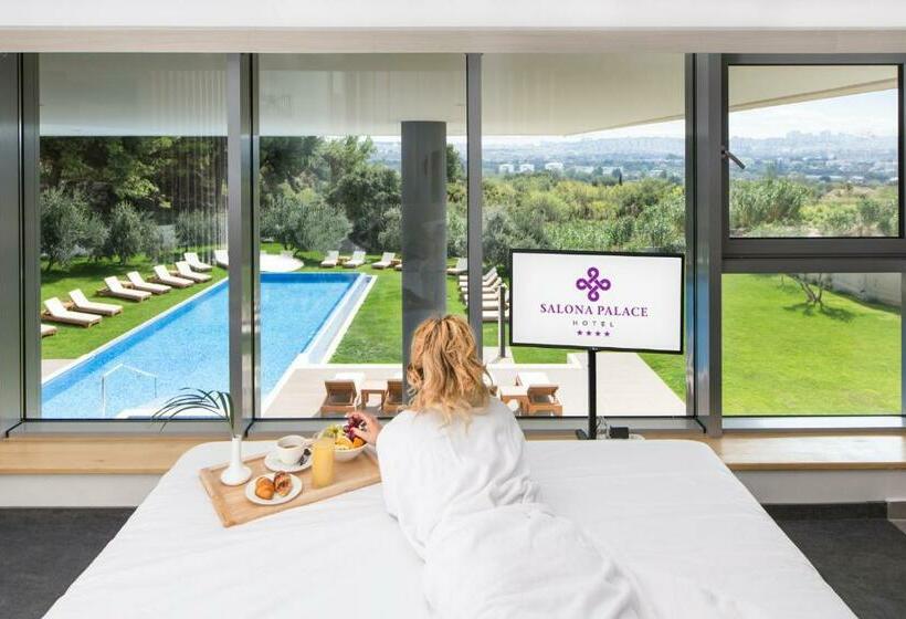 סוויטה דלוקס, Salona Palace