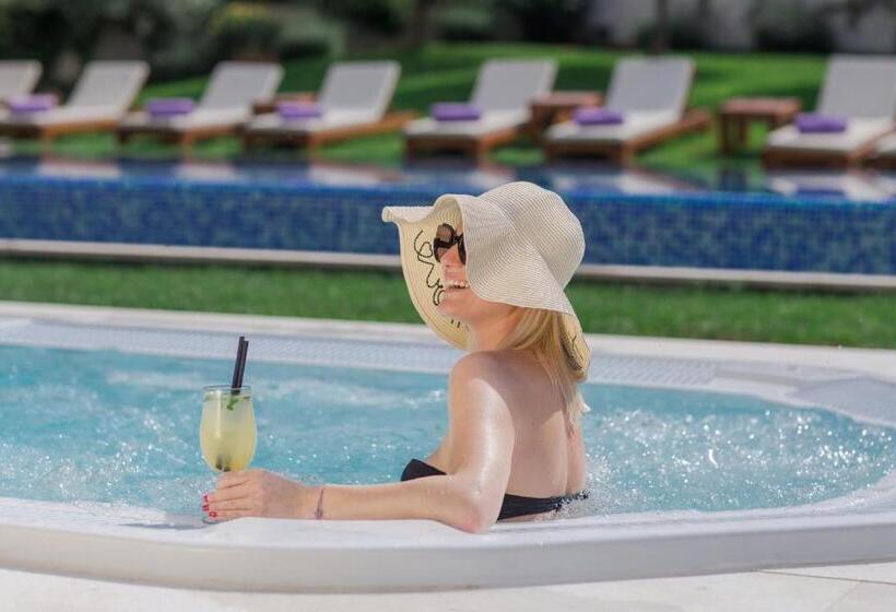 Люкс Повышенной Комфортности, Salona Palace