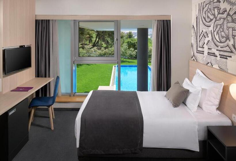 חדר סופריור לשלושה, Salona Palace