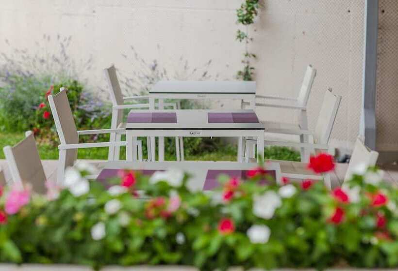 חדר סטנדרט עם מרפסת, Salona Palace